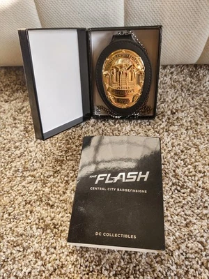 THE FLASH CENTRAL CITY POLICE DETECTIVE BADGE Barry  DC Comics DC Collectibles - Image 1 of 4