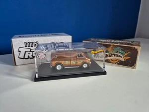 Hot Wheels Redline-Club Collectors, '70 Dodge Tradesman Van Orange NEW Sealed - Picture 1 of 5