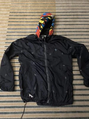 Sudadera con capucha 10 estampado cortavientos profundo mediana Foto 1 de 4