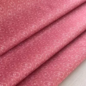 Tela Floral Calicó Rosa Claro 100% Algodón 44" Ancho - Se Vende por Yarda - Imagen 1 de 3
