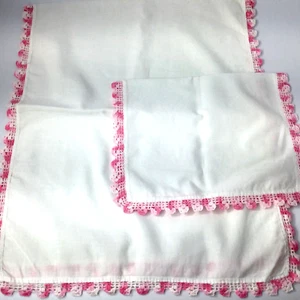 Vintage Baumwolle Tischläufer und Serviette weiß rosa Spitze 2er Set - Bild 1 von 5