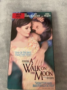 A Walk On The Moon (VHS, 1999) Diane Lane Liev Schreiber Anna Paquin **VHS** - Picture 1 of 3