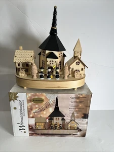 Deutsche Holz Spieluhr Weihnachten Holz Dorf Kapelle Karolinger beleuchtet. LESEN - Bild 1 von 22