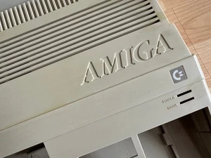 Amiga 500 Bureau Boîtier S. NR 394308 Fabriqué En Hong Kong #05 25 - Photo 1/11