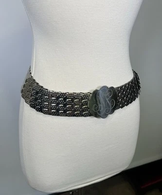 Cinto de cintura elástica vintage anos 80 tom prata escala de peixe metal monograma flor SSS - Imagem 1 de 4