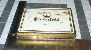 Caja de cigarrillos Chesterfield de lata - de colección de mediados de siglo gris dorado plata oro - Imagen 1 de 6
