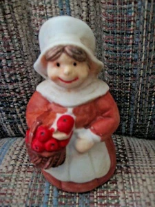 Vintage Pilgrim Woman Porcelain Bisque 4" Figurine - Picture 1 of 5