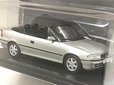 Coche clásico Opel Astra F Cabrio 16V Bertone - Año 1995 (Escala 1/24) Ixo. New - Imagen 1 de 4