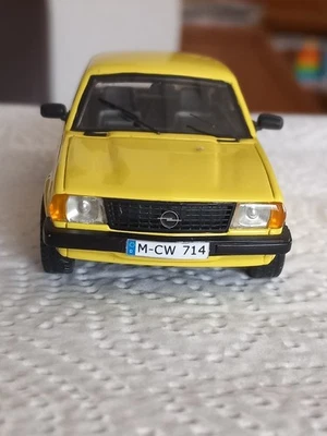 NEO Opel Ascona B  2,0E  1:43 in Gelb - Bild 1 von 4