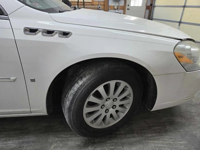 2006 - 2011 BUICK LUCERNE ПАССАЖИРСКОЕ КРЫЛО * БЕЛЫЙ-40U ** 000 КЛАССА * OEM 25833736 - Изображение 1 из 2
