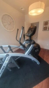 Brand new Cybex 525AT Total Body Arc Trainer - Picture 1 of 3