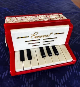 Vintage Everest Childs Toy Training Accordion Working RED 13 notes - Picture 1 of 8