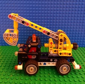 LEGO TECHNIC 42301 Cherry Picker model. Complete. No box or instructions - Picture 1 of 11