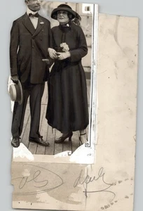 Foto de prensa pintada de 1924 del productor de teatro Daniel Frohman y su esposa Emma Frohman - Imagen 1 de 2