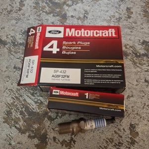 Genuine Ford Motorcraft SP-432 Platinum Spark Plugs 4-Pack OEM SP432 AGSF32FM - Foto 1 di 6