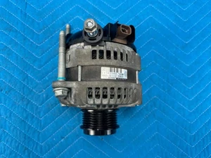 Genuine GMC Chevrolet Cadillac 84143543 Alternator 150 Amp w/Bolts 19k OEM - Picture 1 of 7