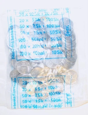 S-BOX7 Unopened Bank Bag of Slovakia 10 Halierov 1999  Brilliant Unc Coins (100) - Image 1 of 4