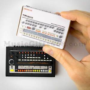 Roland TR-808, TR-909 Drum machine pair miniature 3D NEW MAGNET SET