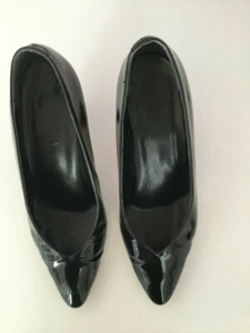 LADIES CARVELA VINTAGE BLACK LEATHER PATENT COURT SHOES SIZE UK6 EU39 - Picture 1 of 6