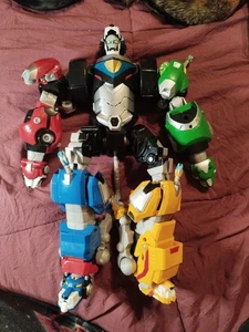 2017 Netflix VOLTRON LEGENDARY DEFENDER 18” Talking Action Figure By Playmates - Picture 1 of 5