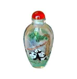 Vintage chinesische umgekehrt bemalte Glas Schnupftabakflasche Panda Szenen 3-3/8" hoch rote Kappe LESEN - Bild 1 von 10