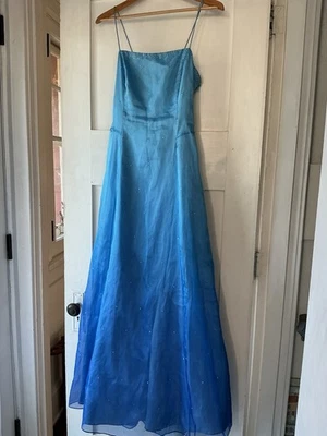 De Colección Vestido de Baile de graduación Salto Azul Ombré Brillante Vestido Formal Y2K Princesa Sin miedo 15 16 Foto 1 de 4