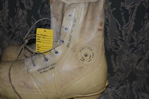 * Botas militares de clima frío Mickey Mouse (bata) talla 11 reg, - Imagen 1 de 3