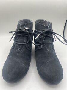 TOMS - KALA WOMEN'S SIZE 8.5 BLACK SUEDE LEATHER LACE UP WEDGE ANKLE BOOTIE