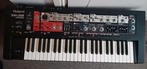 Roland SH-201 keyboard Synthesiser - Picture 1 of 9