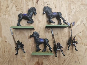 Warhammer Fantasy Elfo Oscuro Cavalieri Oscuri X3 Metal Standard - Foto 1 di 2