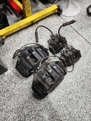 06-10 Juego de pinzas de freno delanteras y traseras BMW M5 M6 E60 E63 E64 negras OEM Foto 1 de 4