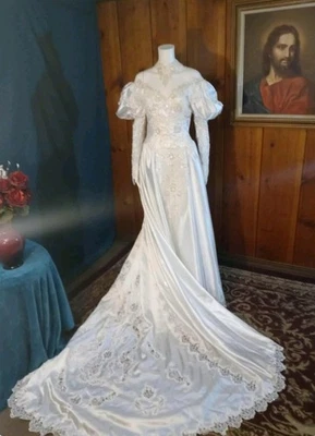 Alfred Angelo Wedding Dress Size 10 Ivory Silk Illusion Embroidered Neckline #32 - Image 1 of 4