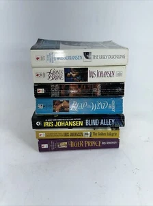 Lot of (7) IRIS JOHANSEN Books Paperback Titles in Description - Imagen 1 de 8