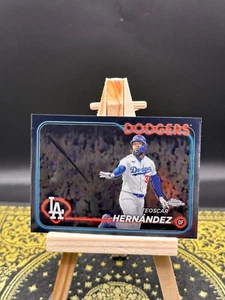 2024 Chrome Baseball - Teoscar Hernandes - Bat Flip - No.57 - Picture 1 of 2