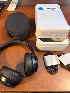 Beats Solo 3 True Wireless On-Ear Headphones Matte Black working good condition - Picture 1 of 4