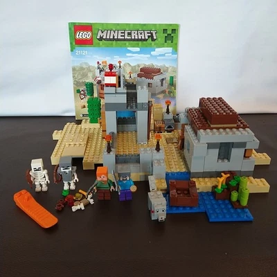 LEGO Minecraft: The Desert Outpost (21121) complete with instructions - Image 1 of 4