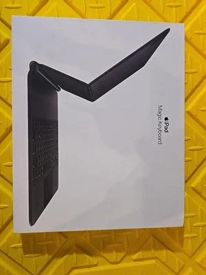 Apple Magic Keyboard für iPad Air 13 Zoll (M2) - US Englisch - Schwarz - Bild 1 von 4