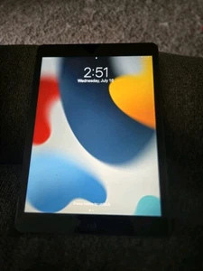 Apple iPad 9th Generation - Picture 1 of 4