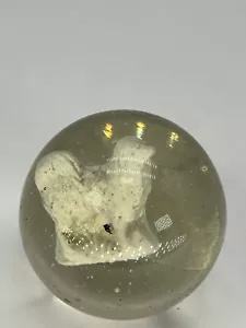 Mármol de sulfuro siglo XIX alemán raro perro de pie 1 5/8" figura de plata en el interior - Imagen 1 de 7