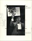 1989 Press Photo The Doggonest Schristmas author Richard Stack, reading his book