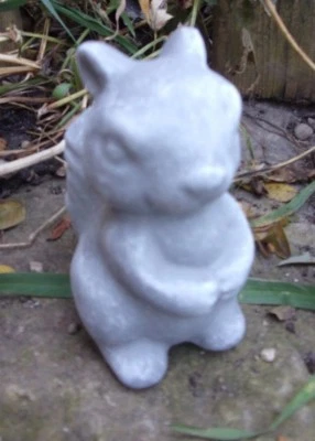 Molde de ardilla de látex yeso cemento jardín molde de fundición 3" x 1,5" animal pequeño Foto 1 de 2
