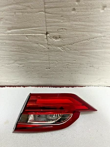 STOP FANALE FANALINO POSTERIORE PORTELLONE INT DX FORD FIESTA 2023 - Imagen 1 de 4