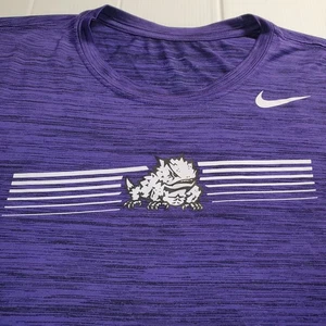 💜 NIKE Dri-Fit TCU Horned Frogs 2XL XXL Polyester SS T-Shirt Herren Lila Schwarz - Bild 1 von 13