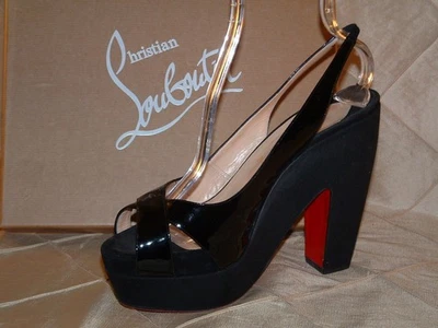 CHRISTIAN LOUBOUTIN SANDÁLIA PLATAFORMA JEANS PRETA E COURO ENVERNIZADO TAMANHO 42 OU TAMANHO 11 - Imagem 1 de 4