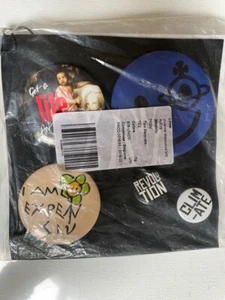 Vivianne Westwood VW Avon pins  brooches - Picture 1 of 3