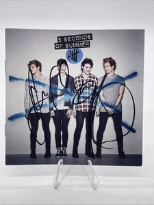 5 Seconds Of Summer CD Booklet Signed By Members - Picture 1 of 4