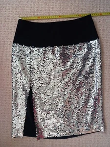 Silber Pailletten DKNY Damenrock, US-Größe 2, passt UK-Größe 6-8, neu ohne Etikett - Bild 1 von 6