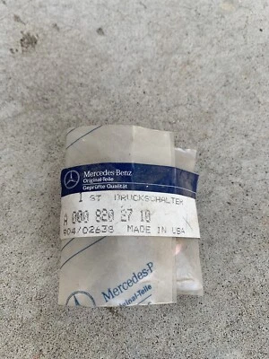 Mercedes W123,W116,R107 AC High Side Pressure Switch 0008202710 - Image 1 of 2