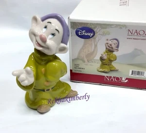Nao Disney Seven Dwarf-Dopey with cap Multicolor Porcelain Spain NEW 02001813 - Picture 1 of 5