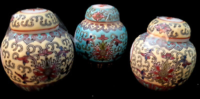 3 X  MINIATURE VINTAGE Chinese Decorative HAND PAINTED GINGER JARS 2.3/4 INCH • 79$
